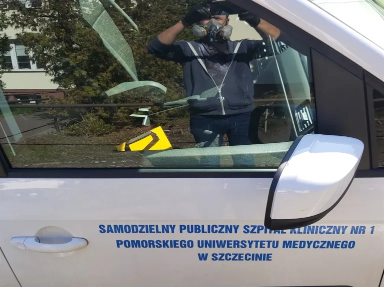 2 W czasie pandemii szpital poprosił nas o dezynfekcję pojazdów wożących próbki do analizy.