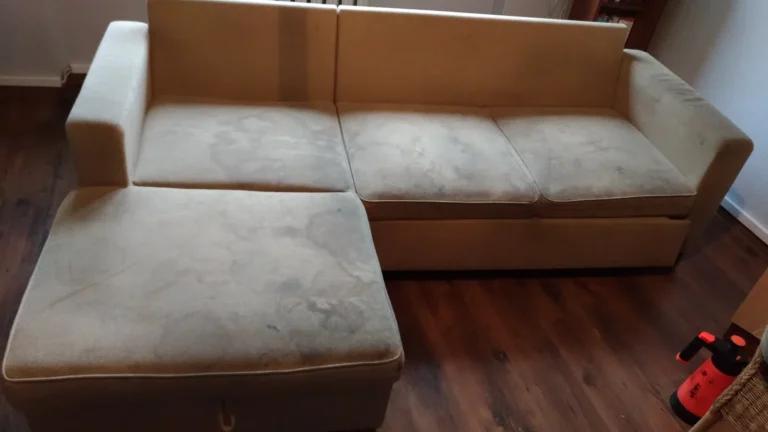 Brudny narożnik przed odświeżeniem przez firmę Gunar ze Szczecina