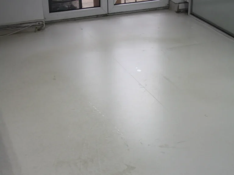 Zadbaliśmy o komfort pacjentów w gabinecie lekarskim doczyszczając idealnie podłogę.