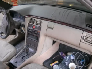 Auto przed sprzątaniem