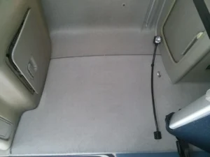 Podsufitka w kabinie TIRa po wyczyszczeniu